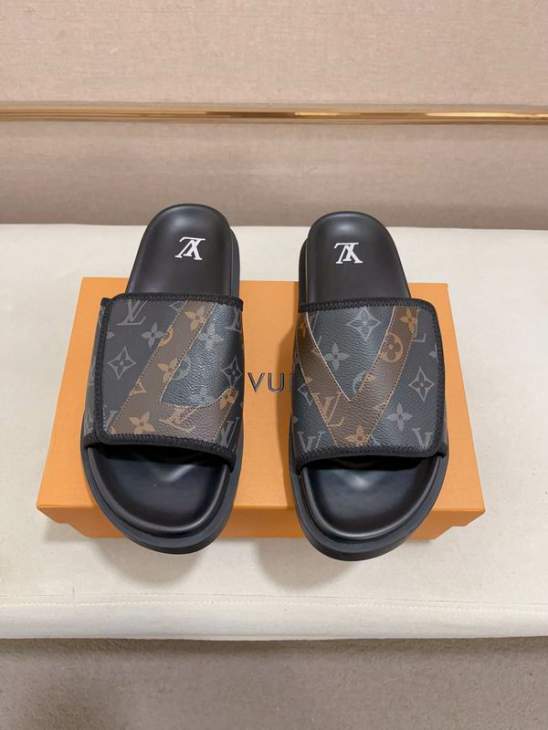 Picture of Louis Vuitton Slippers _SKULVsz38-44mnf05361291
